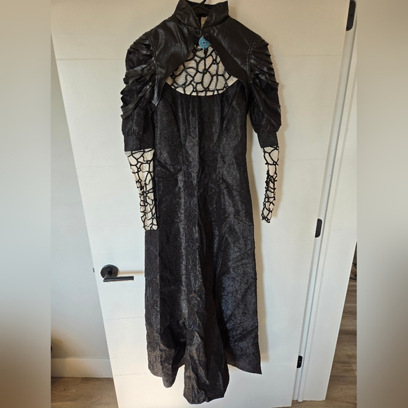 Yennefer from the Witcher Costume - Picture 2 of 3